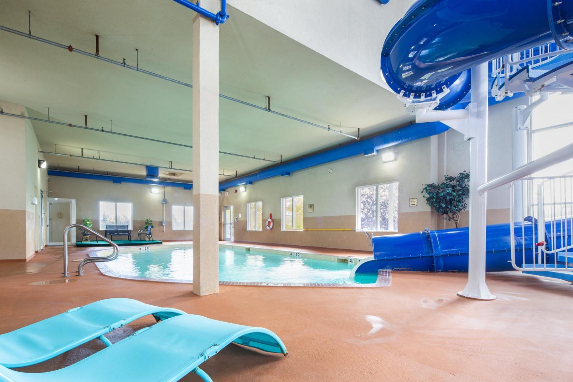 Holiday Inn Express Hotel & Suites Edson By Ihg Extérieur photo