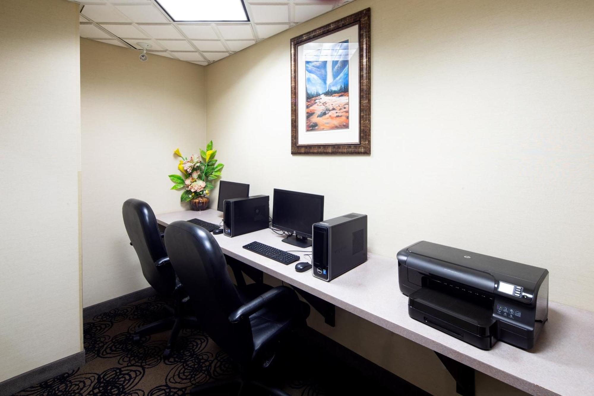 Holiday Inn Express Hotel & Suites Edson By Ihg Extérieur photo