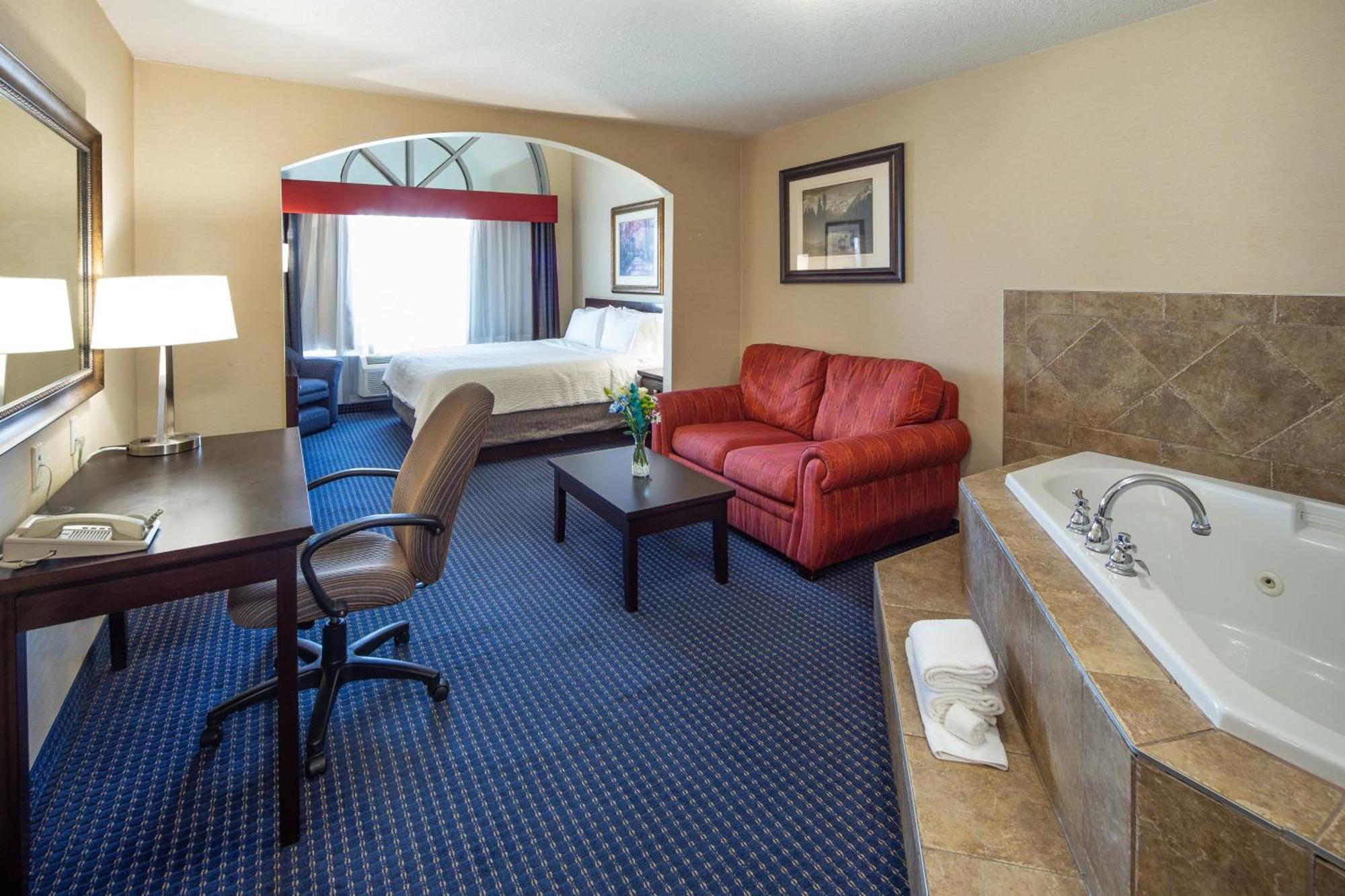 Holiday Inn Express Hotel & Suites Edson By Ihg Extérieur photo