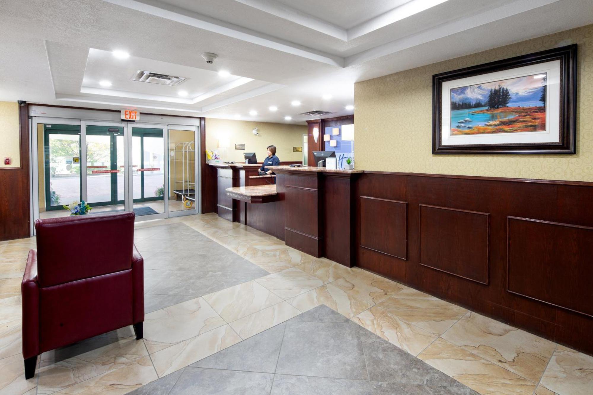 Holiday Inn Express Hotel & Suites Edson By Ihg Extérieur photo