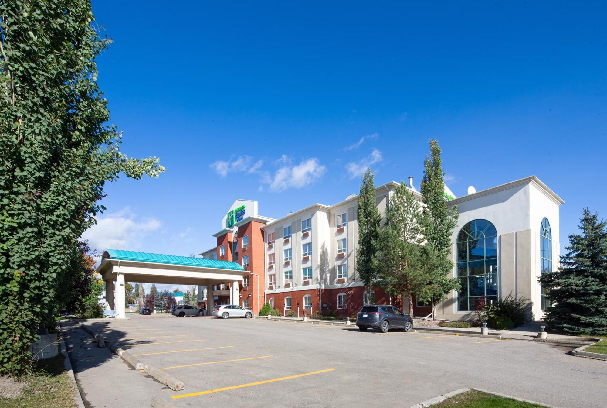 Holiday Inn Express Hotel & Suites Edson By Ihg Extérieur photo