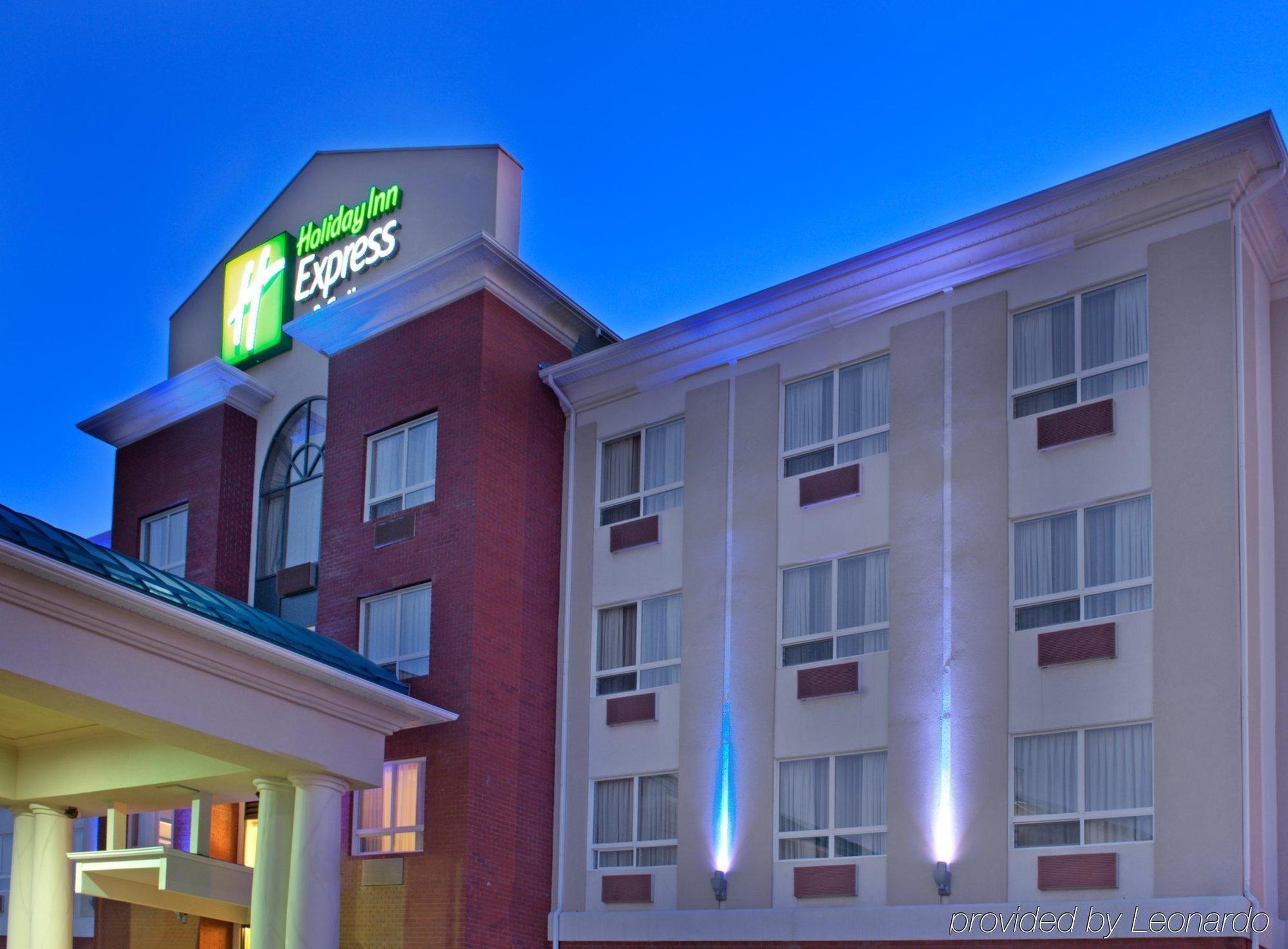 Holiday Inn Express Hotel & Suites Edson By Ihg Extérieur photo