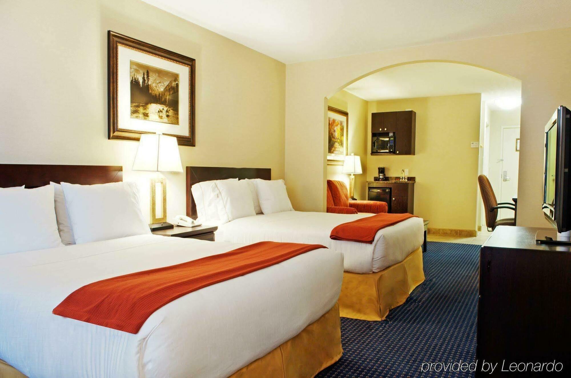 Holiday Inn Express Hotel & Suites Edson By Ihg Extérieur photo