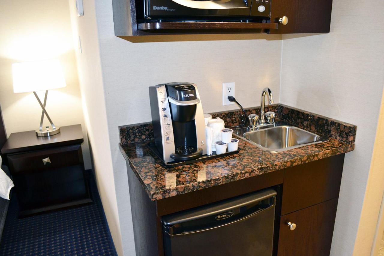 Holiday Inn Express Hotel & Suites Edson By Ihg Extérieur photo